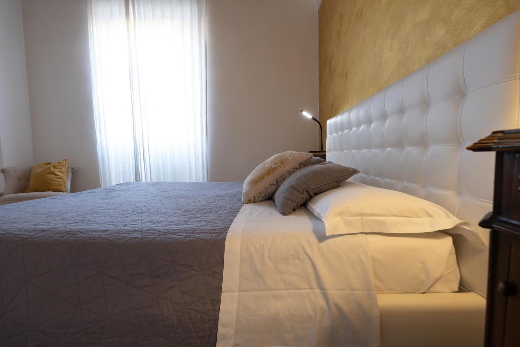 Santonofrio Apartments Рим Екстер'єр фото
